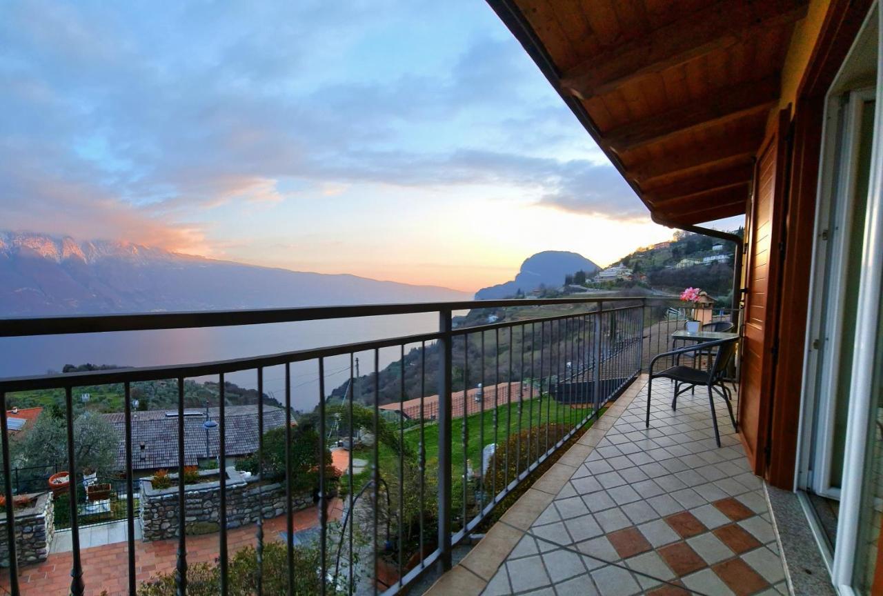 Casa Elka Residence Lake View And Pool By Garda Domus Mea Pieve  Exterior foto