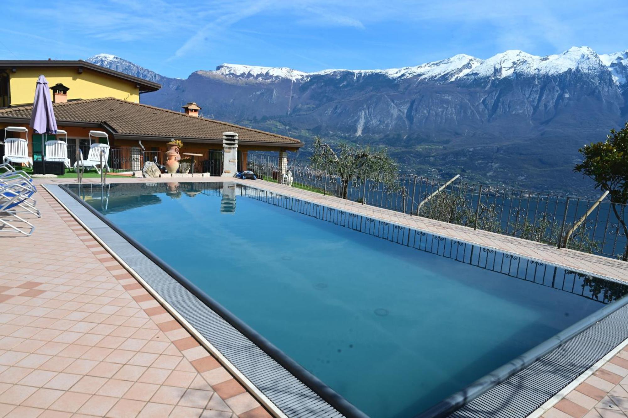 Casa Elka Residence Lake View And Pool By Garda Domus Mea Pieve  Exterior foto